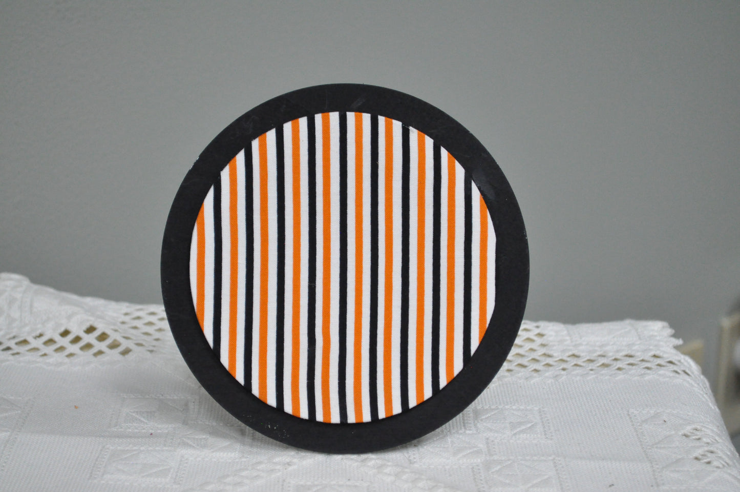 The Stitcher's Stage-Round Gingham Black Back