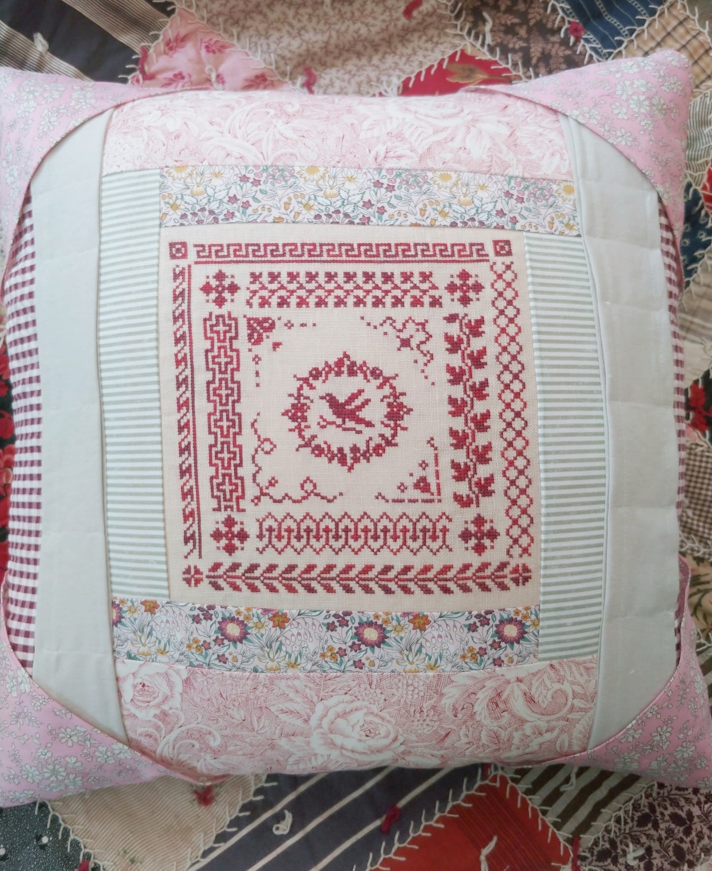 Cottage Garden Threads     Mojo Stitches Work Cushion Panel